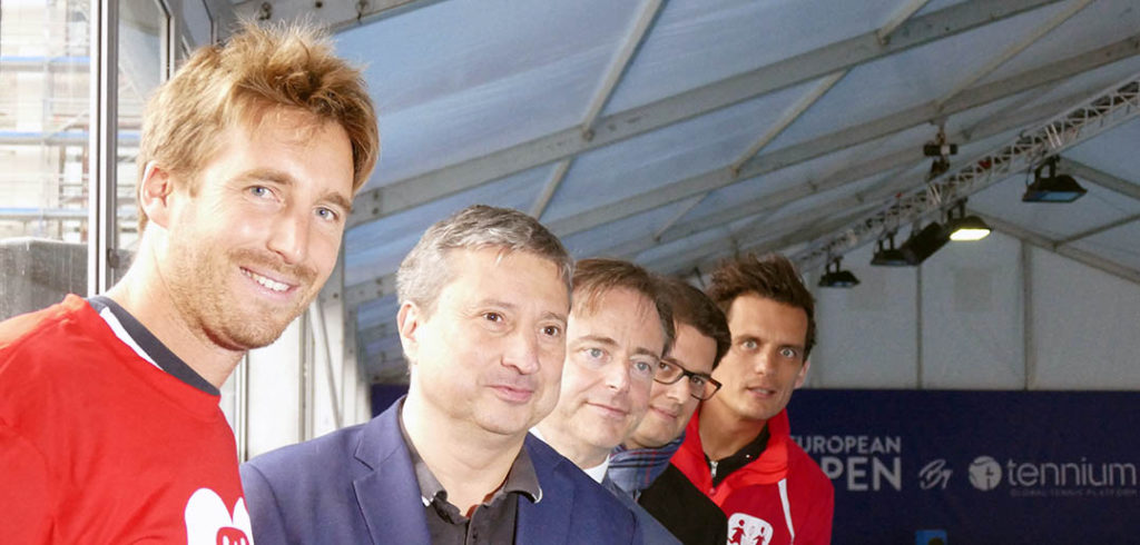 Maxime Braeckman, Ludo Van Campenhout, Bart De Wever, Kristoff Puelinckx en Tom Moons - © Melissa Van de Wiele